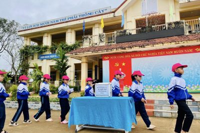 CHUNG TAY HƯỚNG VỀ ĐỒNG BÀO MIỀN TRUNG