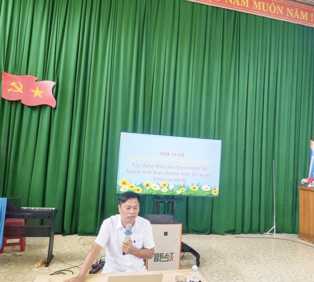 Chiều ngày 18/9/2026 Trường Tiểu học Lê Đình Chinh đã tổ chức buổi sinh hoạt chuyên môn tập trung với sự tham gia của Ban Giám hiệu và toàn thể đội ngũ giáo viên.