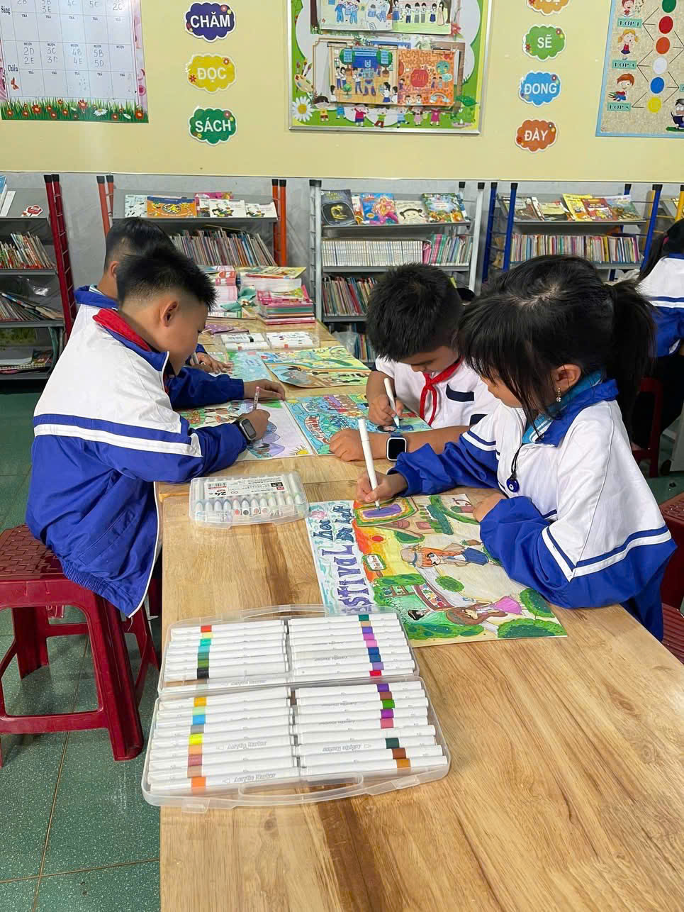 CHÚC MỪNG 5 HOẠ SĨ  NHÍ TRƯỜNG TIỂU HỌC LÊ ĐÌNH CHINH.